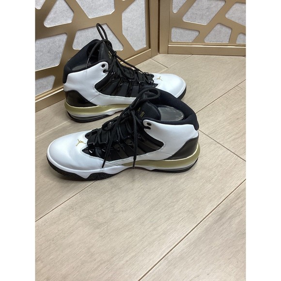 Air Jordan Max Aura sneakers men 8 eu 41 white gold black main image 9